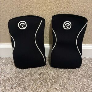 Rehband Black Knee Sleeves